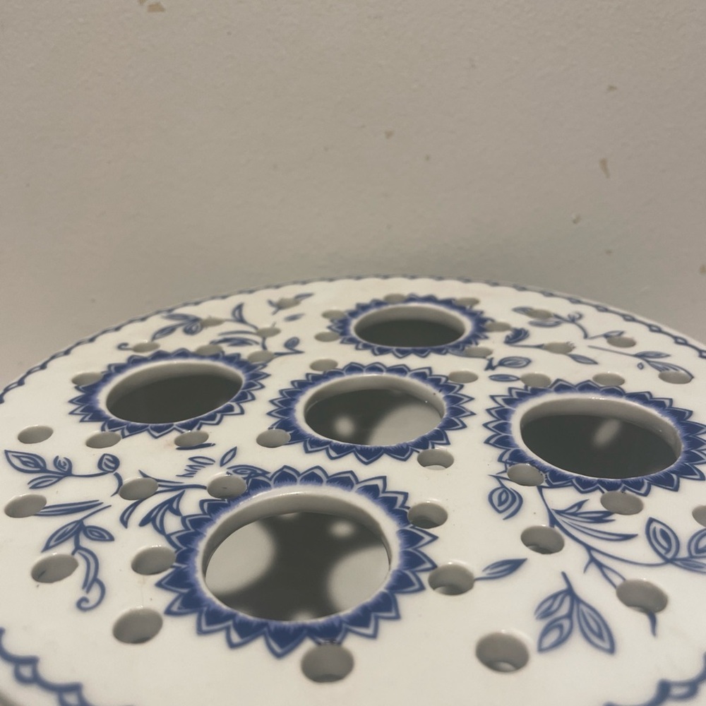 Vintage MAM Motlahedeh  Blue and White Floral Ceramic Flower Frog - Picture 2 of 12
